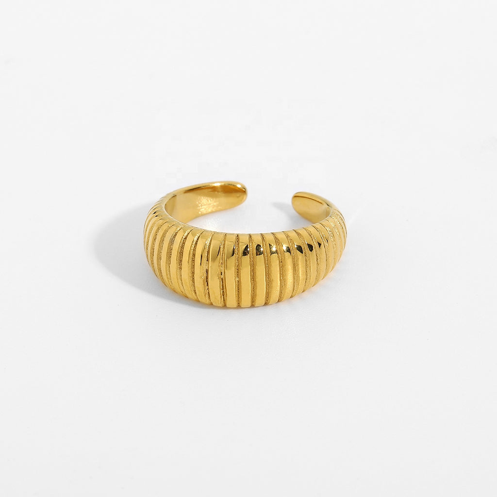 Noëlle Ring